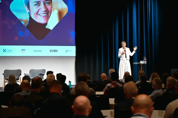 Vestager var forrige uke i Oslo i forbindelse med den årlige «KI i offentlig sektor»-konferansen. Foto: Elisabeth Bakke-Hareide