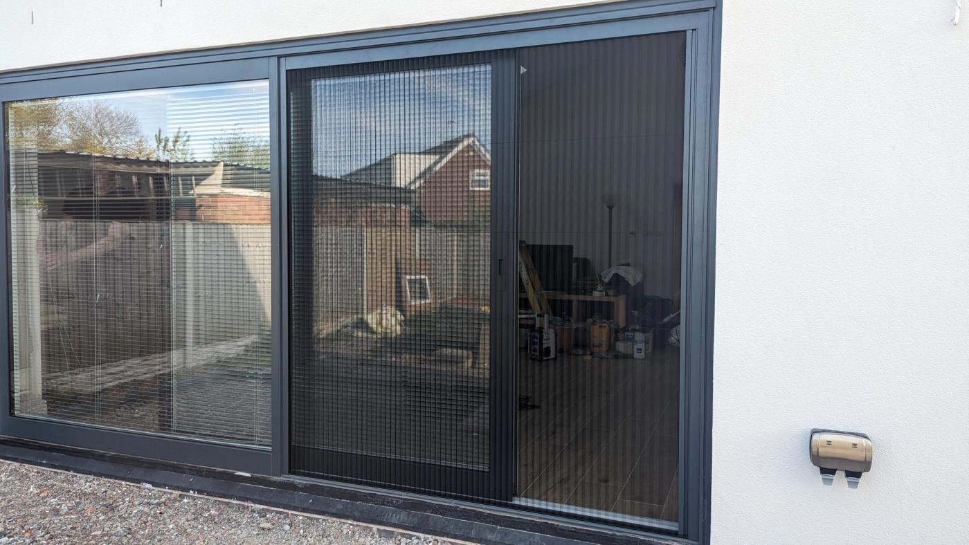 Anthracite Grey Lift &amp; Slide Doors 3970x2055