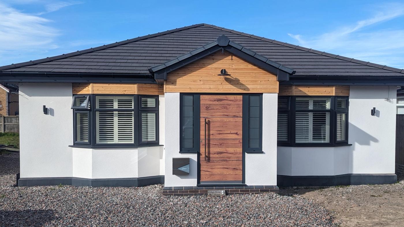 Anthracite Grey 3-Window Bay 2000x1500