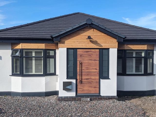 Anthracite Grey 3-Window Bay 2000x1500