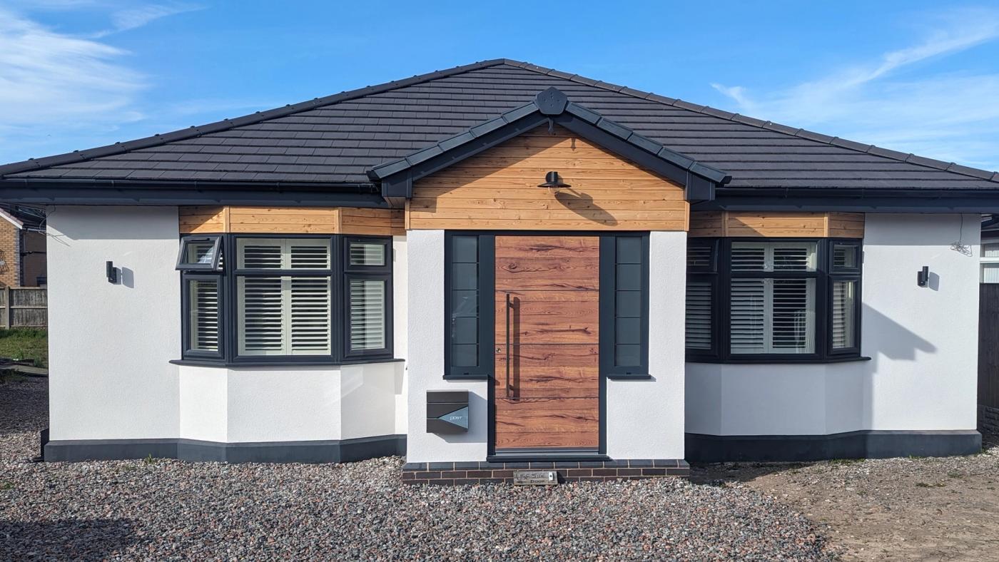 Anthracite Grey 3-Window Bay 2000x1500