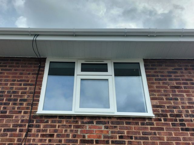 REHAU 70S (EDGE) Window 1800x1210