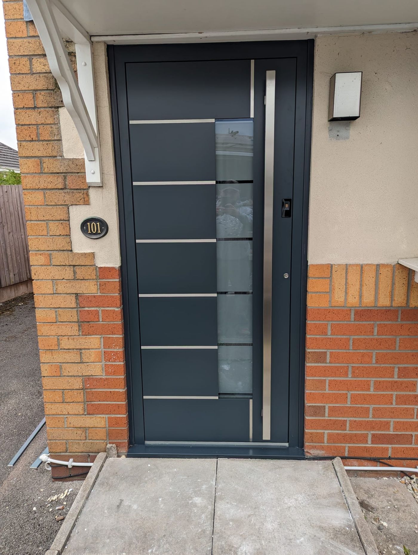 Aluminium entrance door with fingerprint reader 940x2060