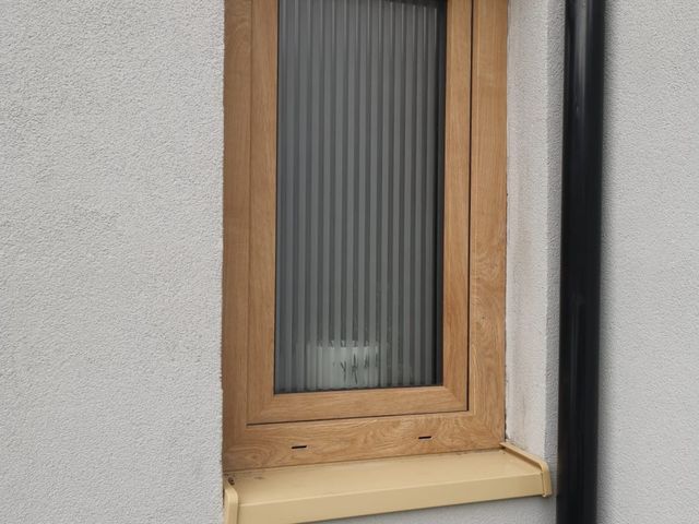 Irish oak tilt&turn window 600x800