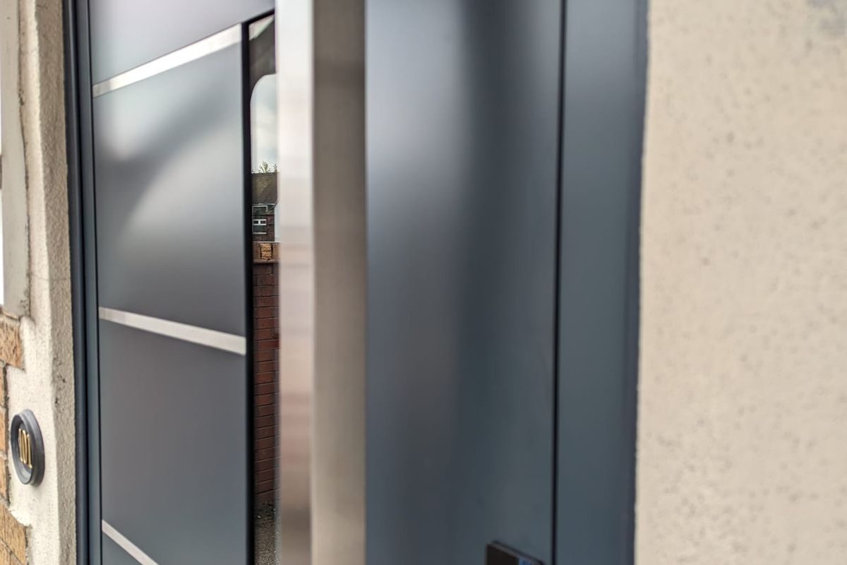 Security with Aluminium Doors in Meir