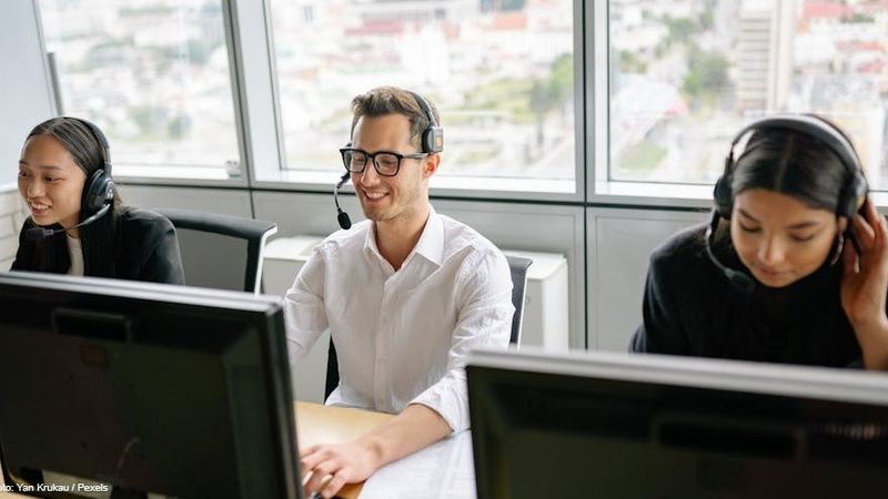 Como escalar o toque humano com IA em vendas B2B humanizada