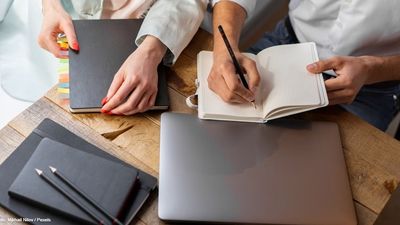 A diferença entre produzir e ter produtividade no trabalho