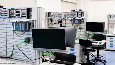 Navegando no Universo da IA: Escolhendo a Abordagem Certa para Sua Empresa
