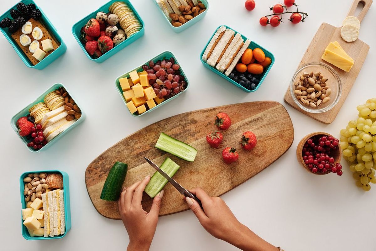 SnuggFitt meal prep service preparing fresh meals in Chicago
