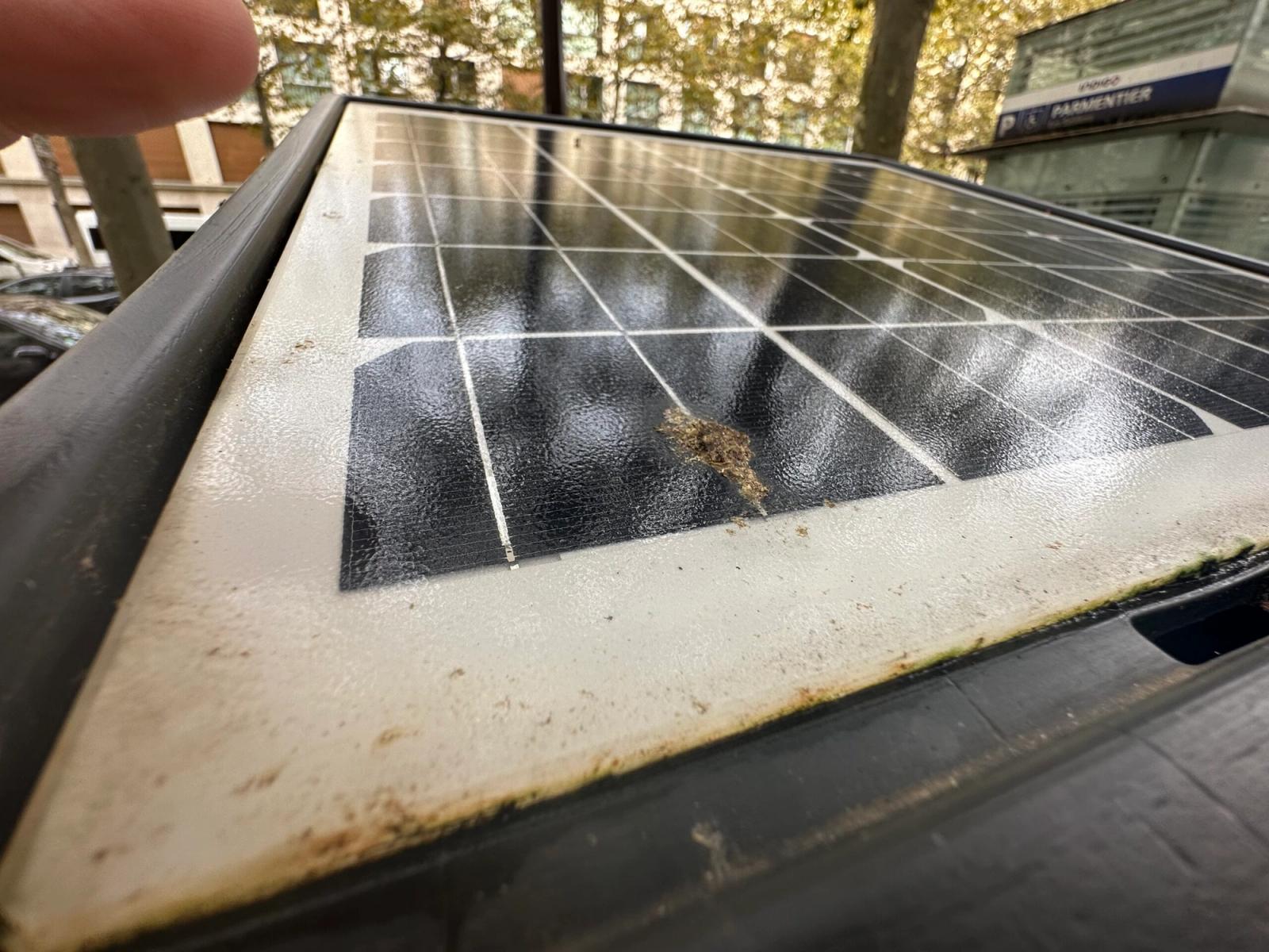 Bilayer transparent conductive film removes 96.36% of electrostatic dust