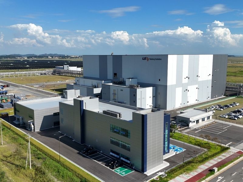 Korean battery firms race to secure non-Chinese suppliers