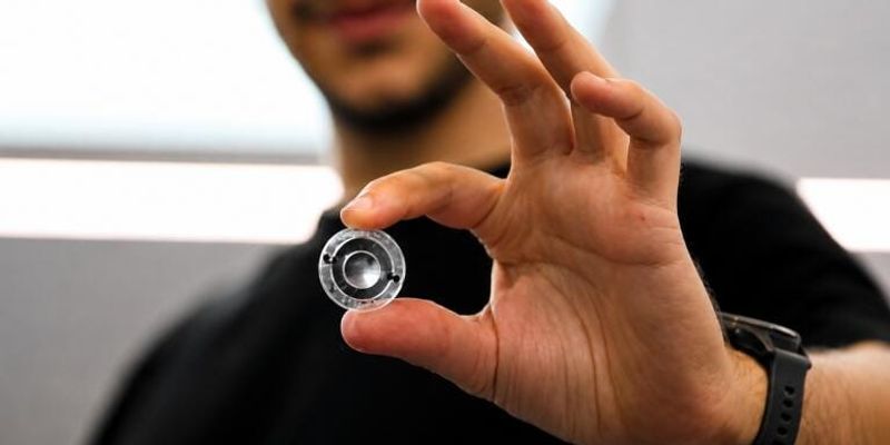 Novel graphene material enables soft lenses to change focus without moving parts