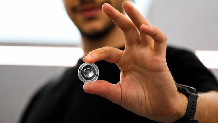 Novel graphene material enables soft lenses to change focus without moving parts