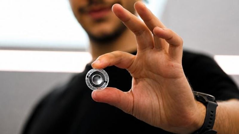 Novel graphene material enables soft lenses to change focus without moving parts