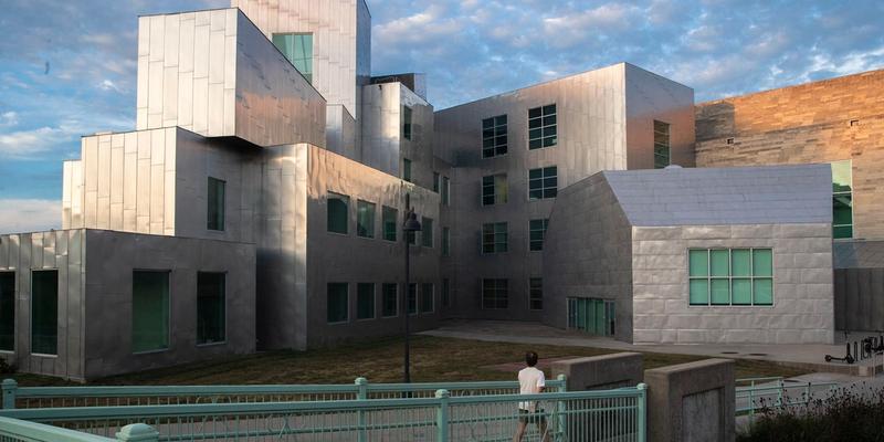 UI and University of Chicago collaborate on nanodiamond sensor research