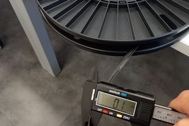 CompSTLar project develops lab-scale graphene-enhanced carbon fiber UD tape