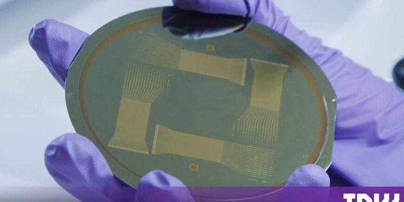 EU-funded robot uses magnets to steer graphene implants into the brain
