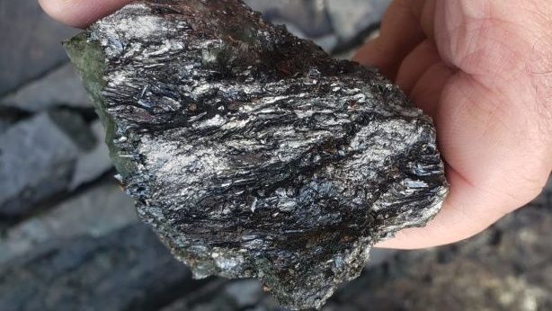 Graphite prices stabilize as supply glut offsets rising costs