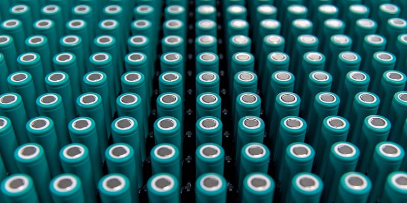 New graphene layer extends lithium-sulfur battery lifespan to 1,000 cycles
