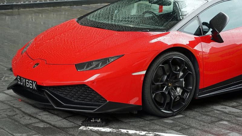 Why carbon fibre has moved from track days to the road