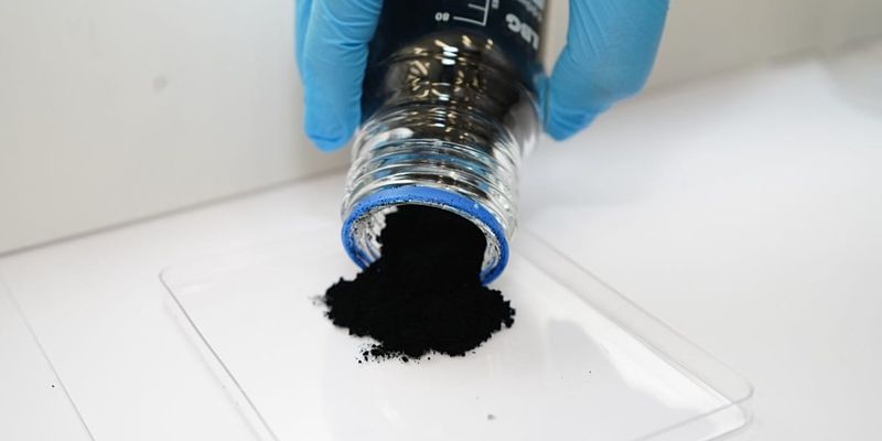 Portuguese graphene that hides planes and drones could transform defence