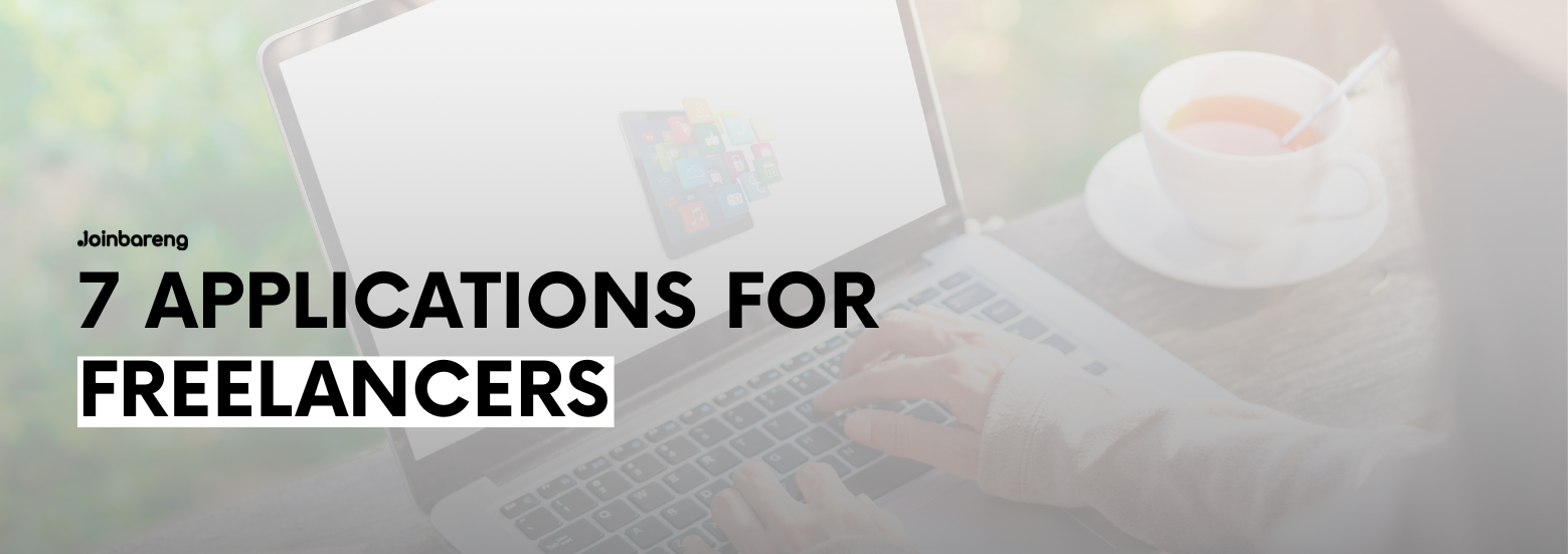 A freelancer working outdoors with a laptop and digital apps, illustration for the article 7 essential applications for beginner freelancers – Joinbareng.