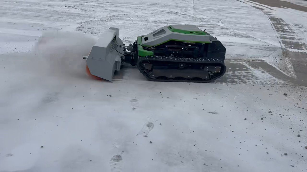 Mulčovacia kosačka 900mm — Rotačná kefa