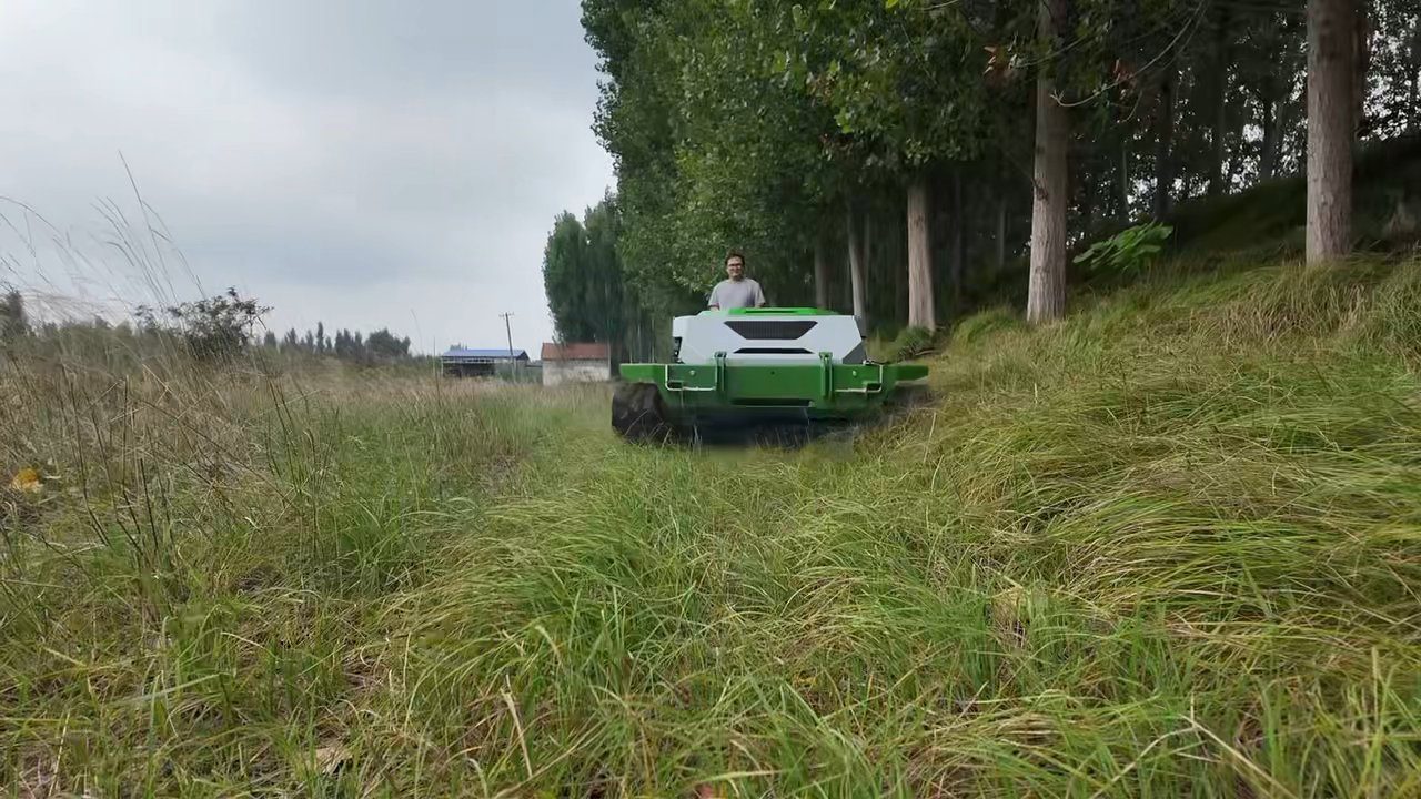 Mulčovacia kosačka 900mm — Kosenie