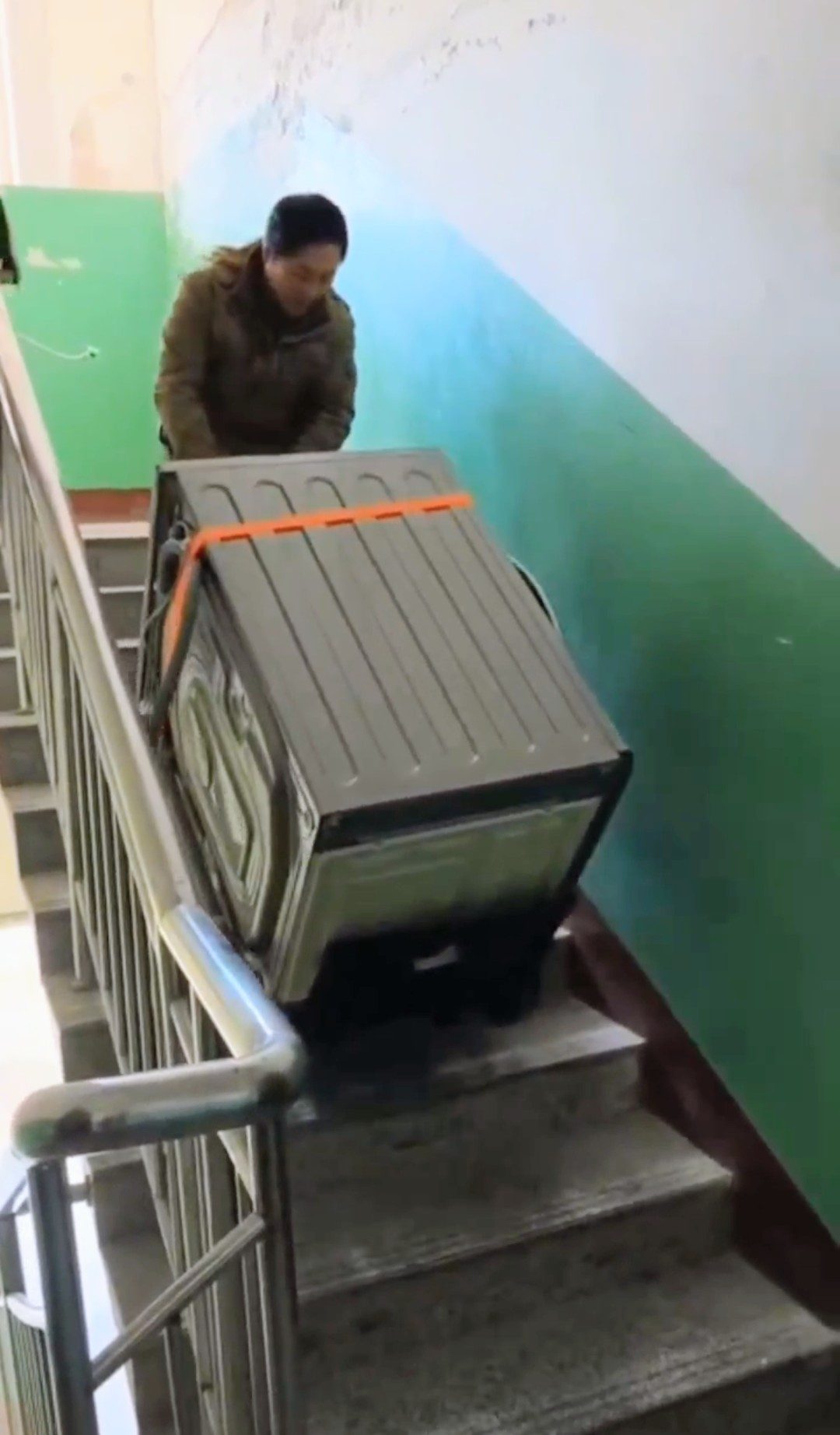 Elektrický pásový dopravník — Vynášanie