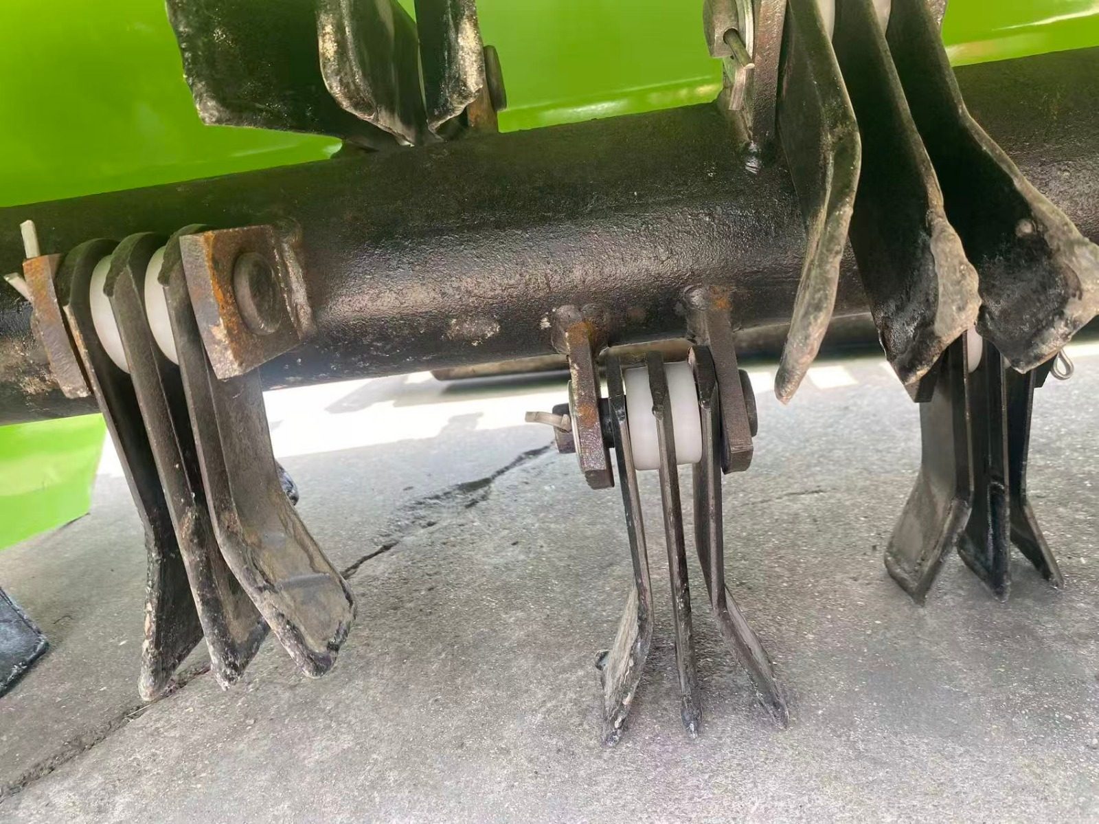 Pásový traktor s príslušenstvom — Nože mulčovača