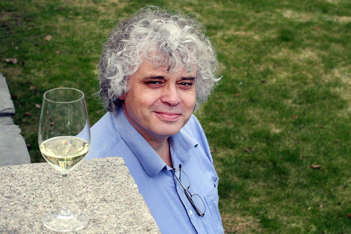 Vinjournalist Tom Marthinsen er gått bort