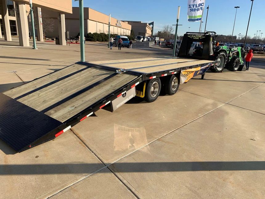 heavy-duty-gatormade-tilt-trailer-in-loading-position