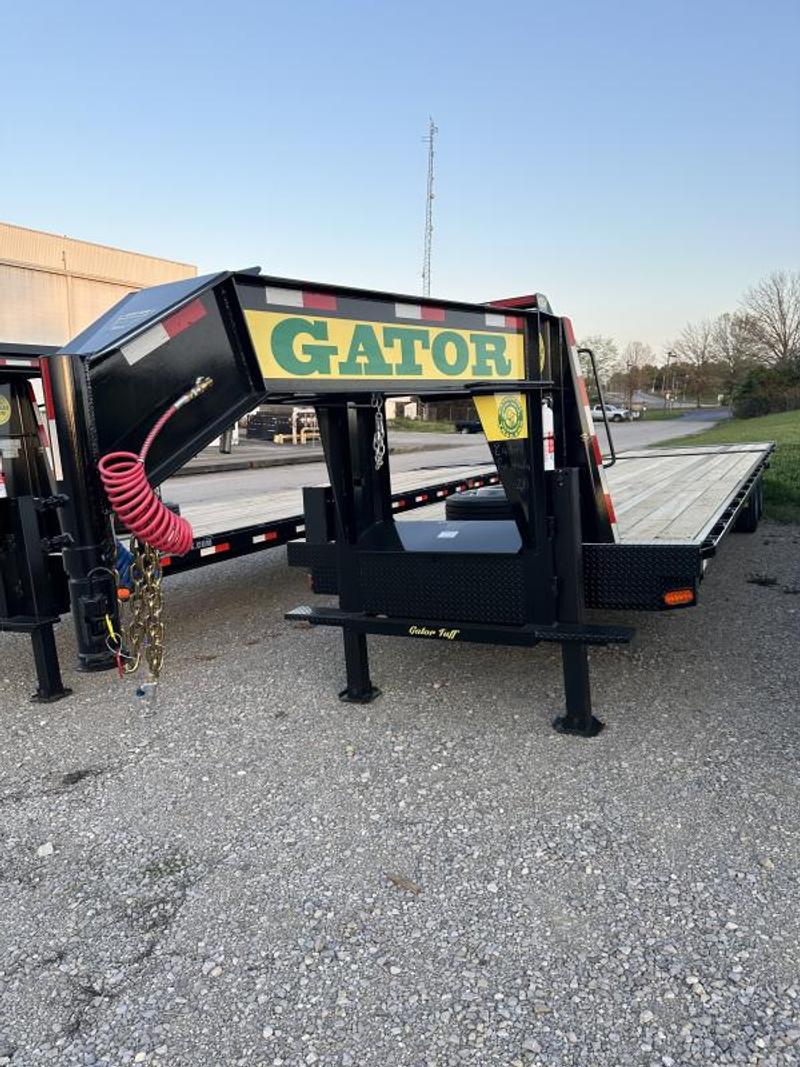 Gooseneck Trailer w/ Air Brakes