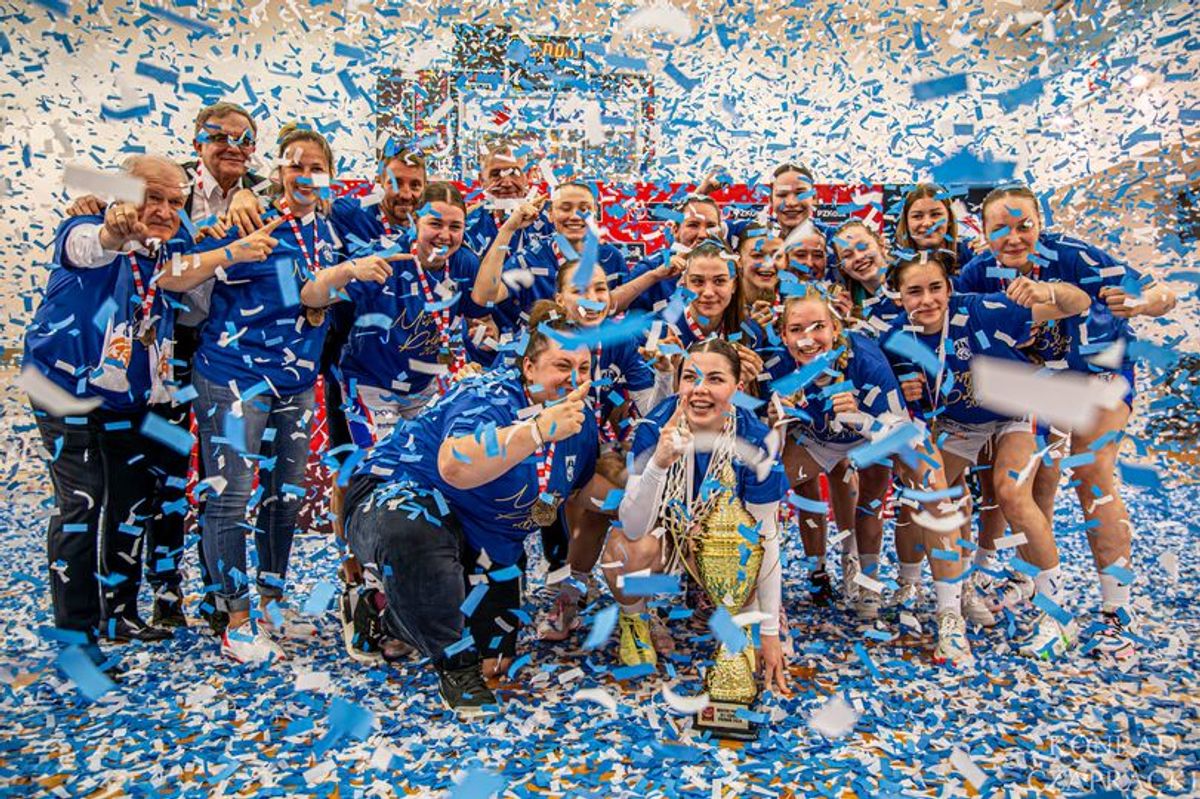 Zdjęcie do wpisu „AZSiary Mistrzyniami Polski do lat 17!”