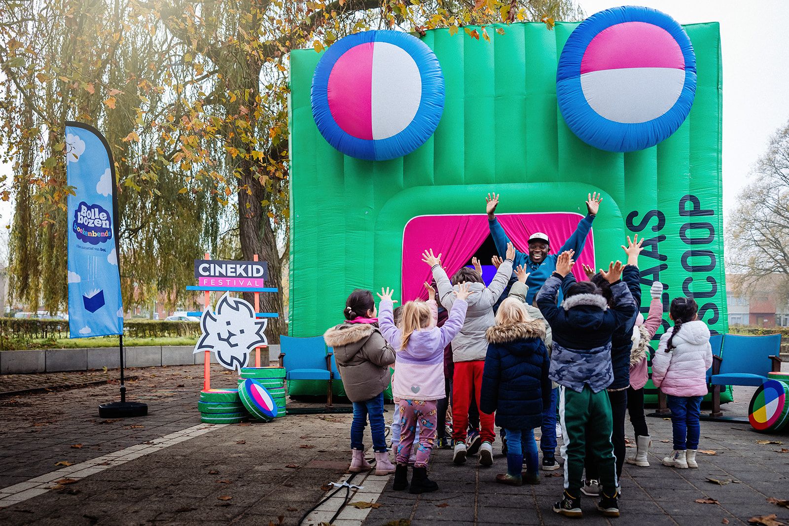 De opblaasbioscoop van Bollebozen. 