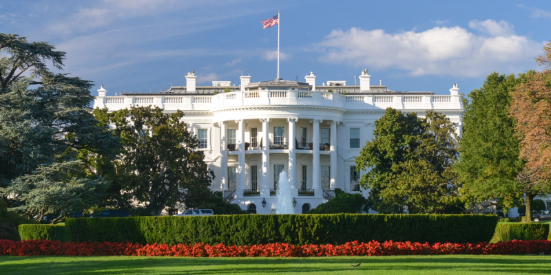 With the White House watching, Fed's Powell to hint yes or no on rate cuts