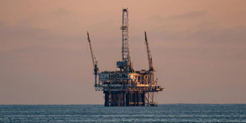 Dow, S&P 500, Nasdaq futures retreat as oil rallies amid Iran war jitters