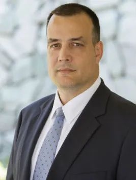 Attorney Leo Valdes Head Shot