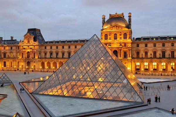 LouvreTourGuide.com