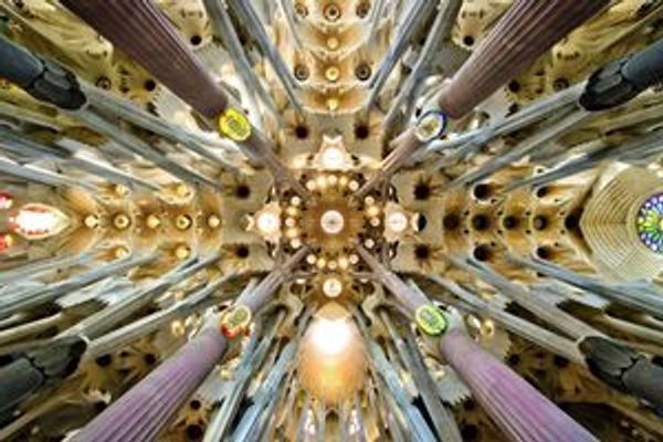 SagradaFamiliaTourGuide.com