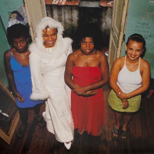 Leticia Valverdes: Brazilian Street Girls