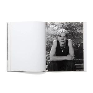 Collier Schorr: Neighbours / Nachbarn