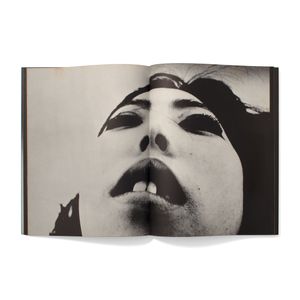 Nobuyoshi Araki: Oh, Nippon (Oh, Japan)