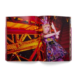 Mika Ninagawa: Woman 2