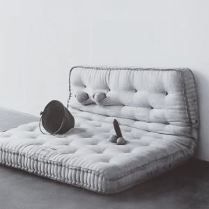 Sarah Lucas: Exhibitions and Catalogue Raisonné,1989-2005