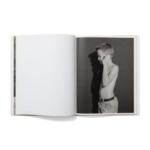 Collier Schorr: Neighbours / Nachbarn