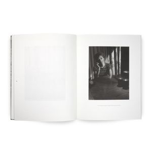 Lorna Simpson: Interior/Exterior, Full/Empty