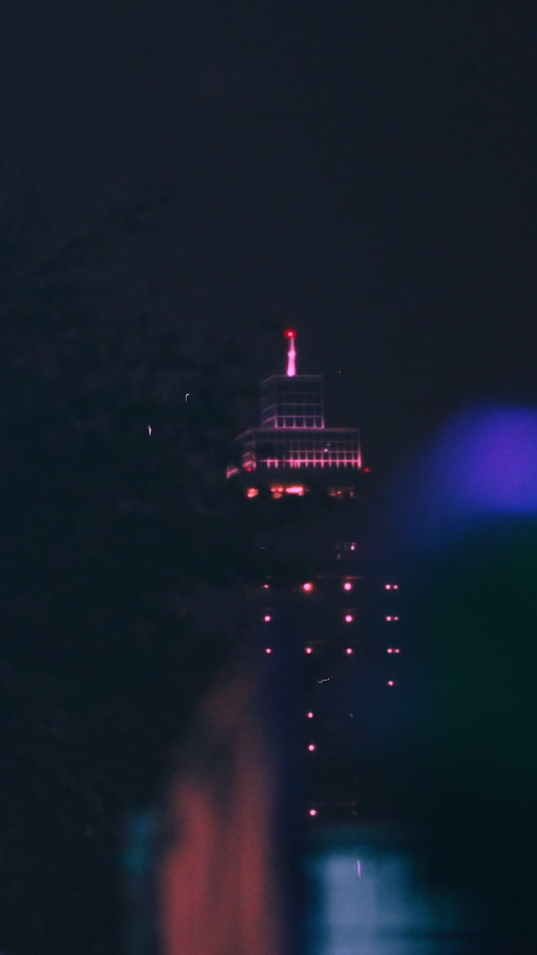 Poster van de Nachtclub aftermovie met de Euromast bij nacht