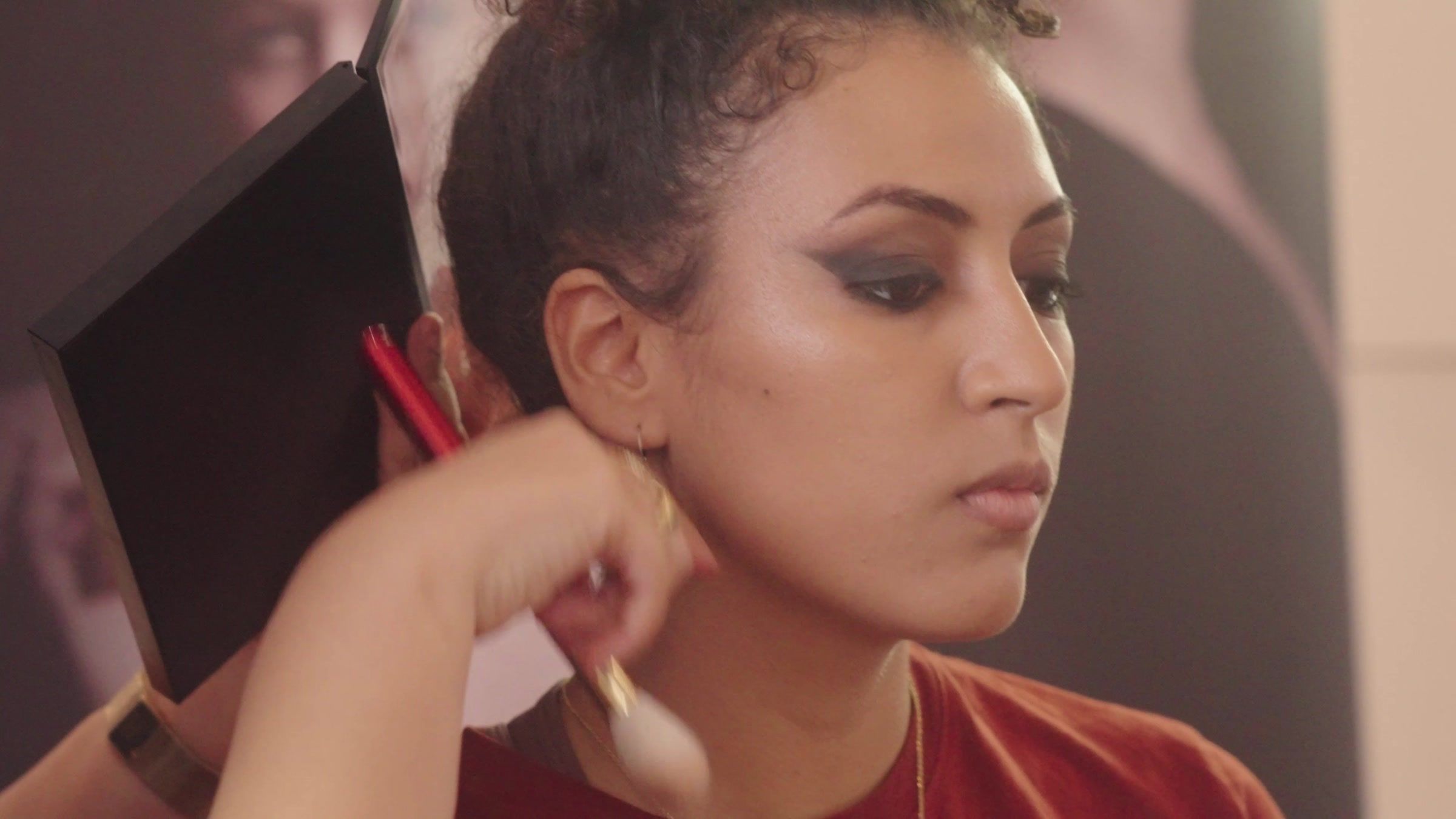 Glam make-up