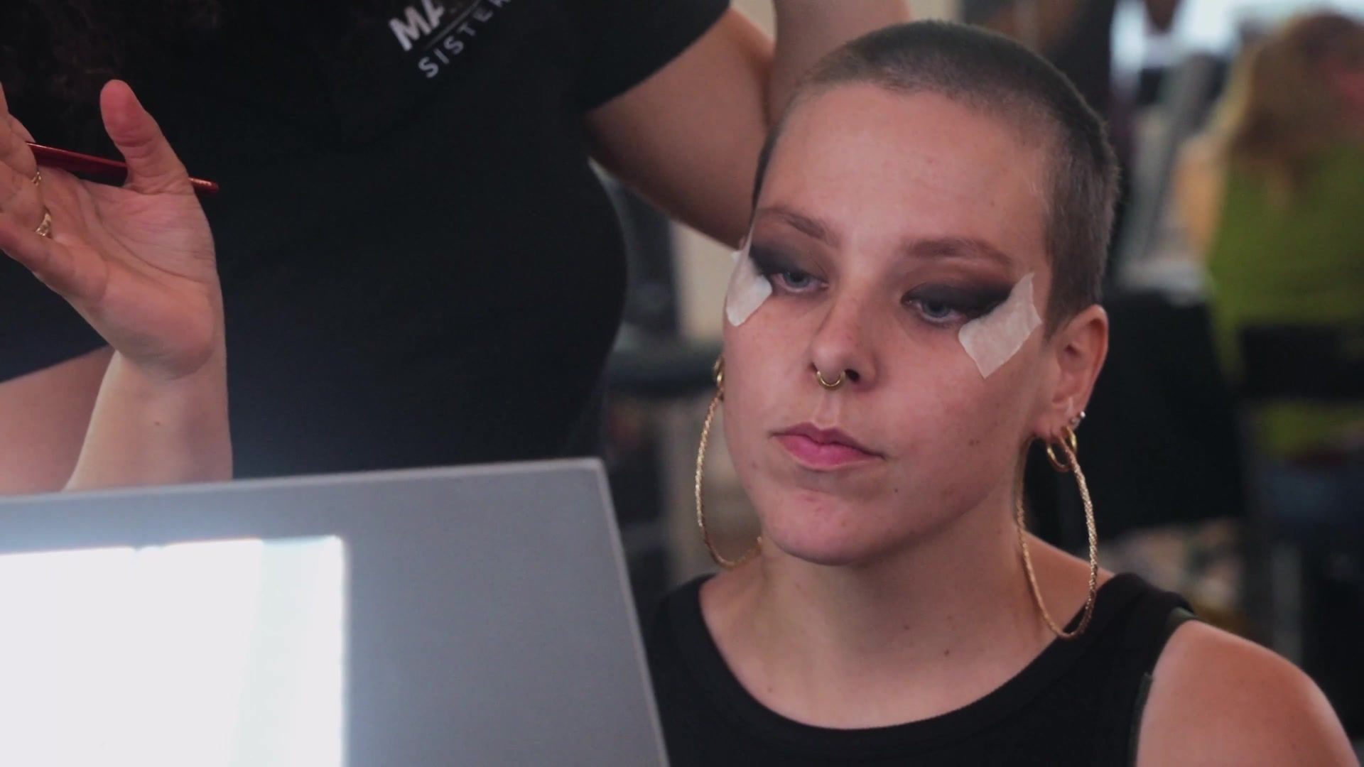 Glam make-up
